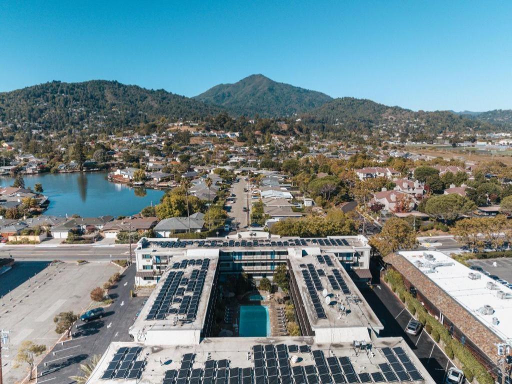 Marin Suites Hotel Corte Madera Bagian luar foto